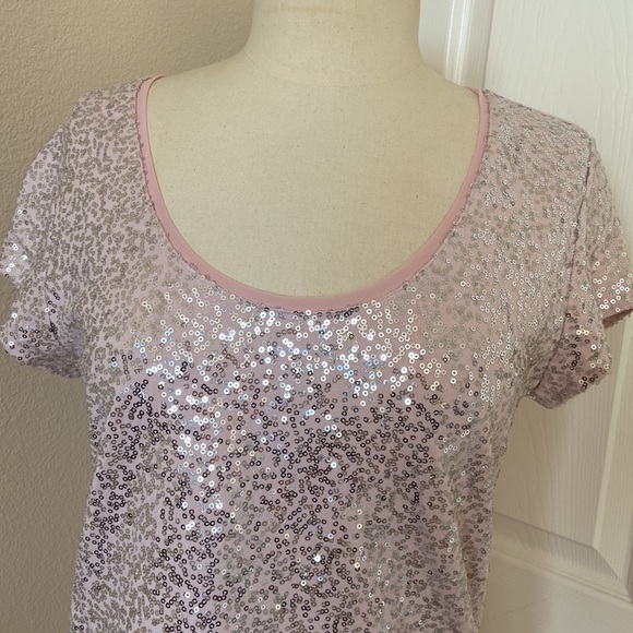 White House Black Market Pink Sequin Top Size M - Picture 3 of 7